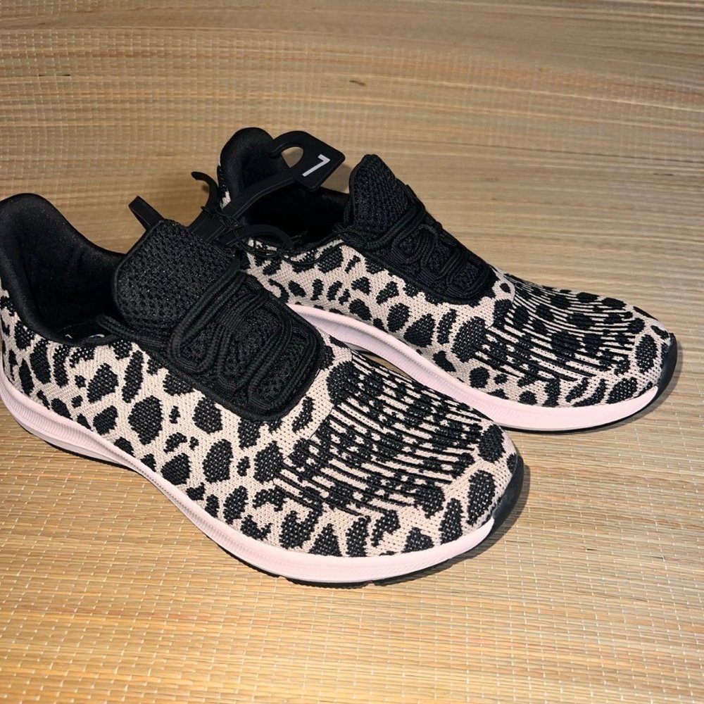 Athletics Works Women's Comfort Low Vamp Slip On Sneaker NWT